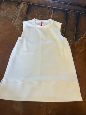 Spanx Air Essentials Powder White Crew Neck Tunic EUC Summer Travel Essential L